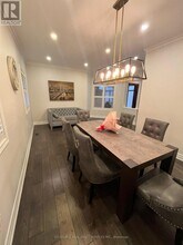 419 Seneca Ct in Newmarket, ON - Building Photo - Building Photo