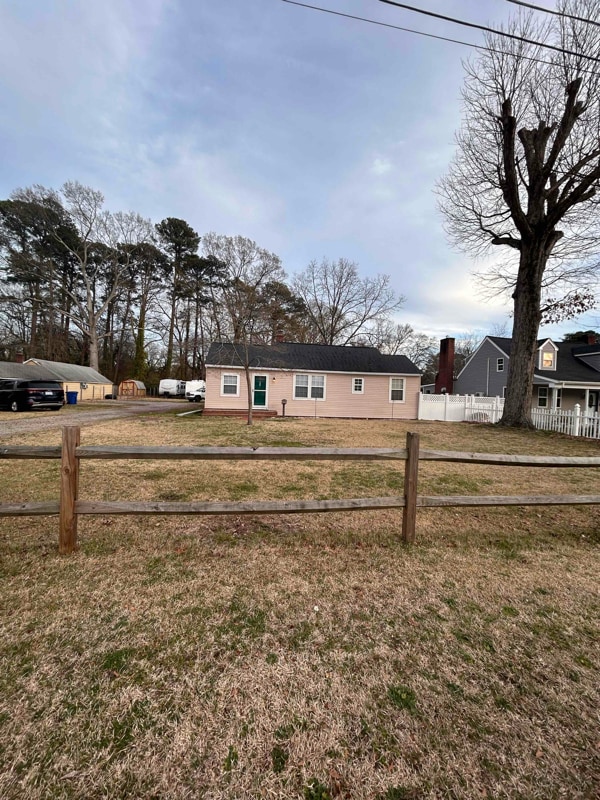 632 Bellwood Rd in Newport News, VA - Building Photo - Building Photo