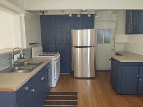 106 44th St in Manhattan Beach, CA - Building Photo - Building Photo