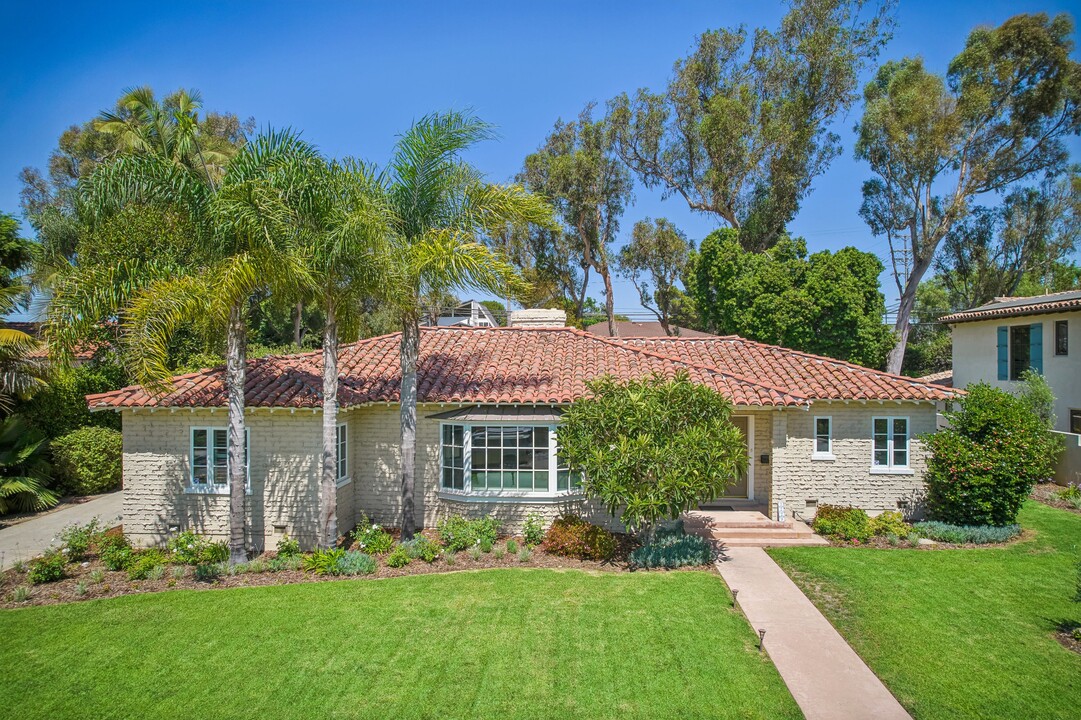 3229 Vía La Selva in Palos Verdes Estates, CA - Foto de edificio