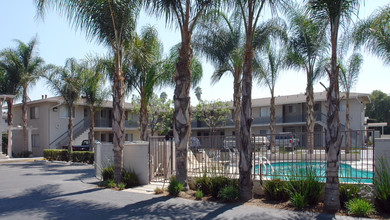 Las Palms in Riverside, CA - Foto de edificio - Building Photo