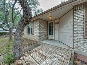 510 Maricopa Dr in Canyon Lake, TX - Building Photo - Building Photo