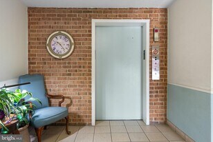 15316 Pine Orchard Dr in Silver Spring, MD - Building Photo