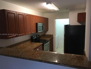 962 SW 143rd Ave, Unit 2207 in Pembroke Pines, FL - Building Photo - Building Photo