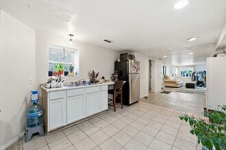 1637 S St Louis Ave in Chicago, IL - Building Photo - Building Photo