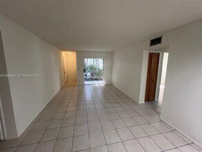 304 Gardens Dr in Pompano Beach, FL - Building Photo - Building Photo