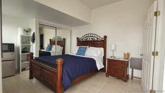 15633 SW 13th Terrace in Miami, FL - Building Photo