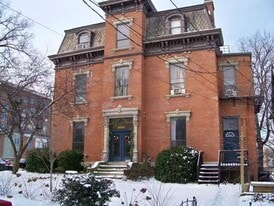 2605 Eden Ave in Cincinnati, OH - Building Photo