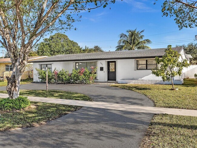 551 Crescent Dr in Hollywood, FL - Building Photo - Building Photo
