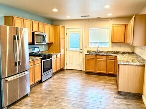 8825 Sunset Breeze Dr in Reno, NV - Building Photo - Building Photo