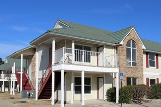 Sugarloaf Luxury Apartments in Destin, FL - Foto de edificio - Building Photo