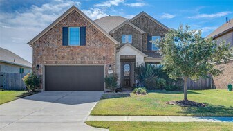 12902 Oak Fls Dr in Pearland, TX - Building Photo