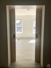 324 Warren St in Hudson, NY - Building Photo - Building Photo
