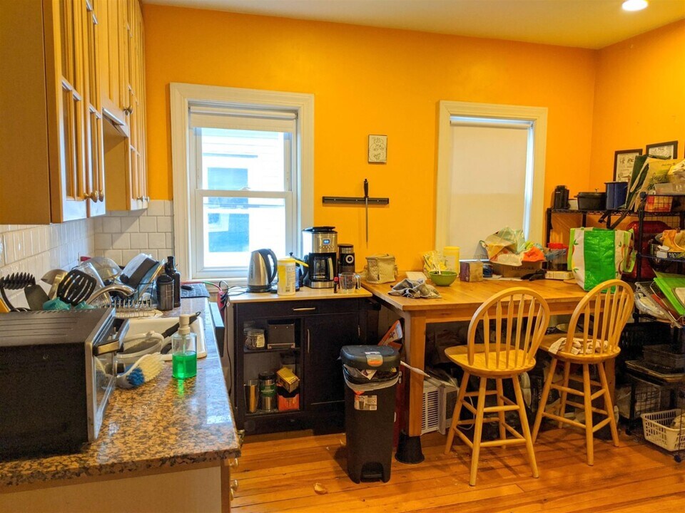 34 Newbern Ave, Unit 2 in Medford, MA - Foto de edificio
