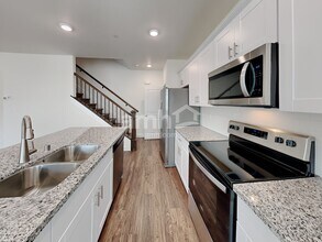 78 Miners Reserve Ln in Henderson, NV - Building Photo - Building Photo
