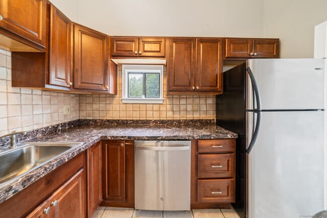 19 Keeler Close in Ridgefield, CT - Foto de edificio - Building Photo