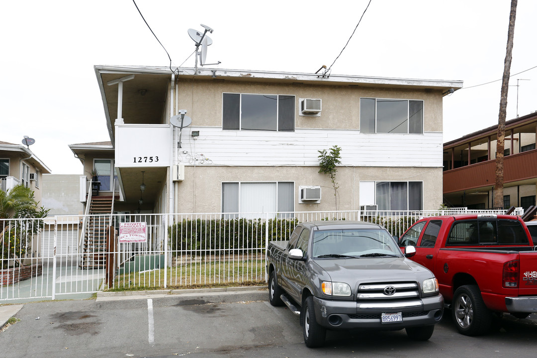 12753 Barbara Ann St in North Hollywood, CA - Building Photo