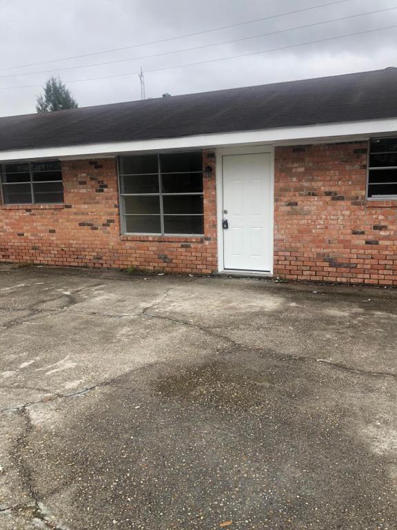 39503 LA-74 in Gonzales, LA - Building Photo - Building Photo