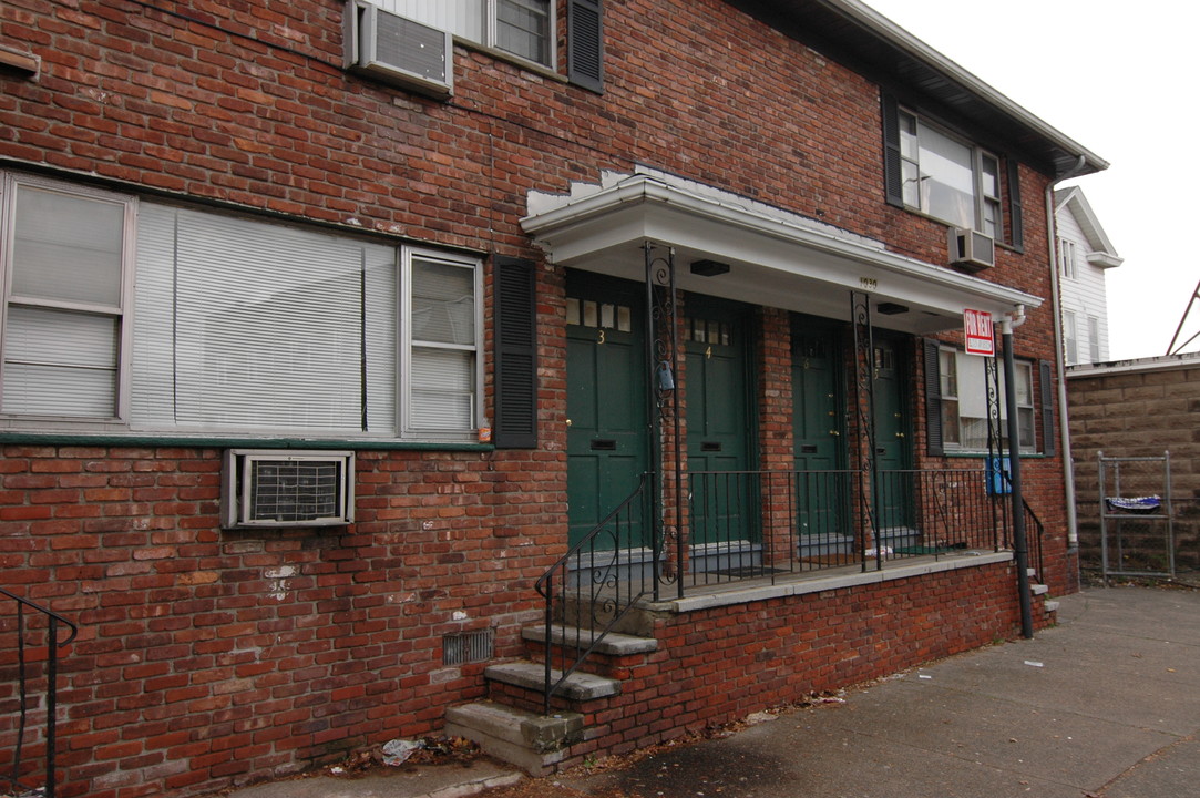 1028 Main St in Paterson, NJ - Building Photo