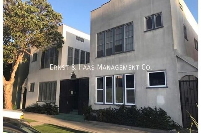 property at 932 E 2nd St