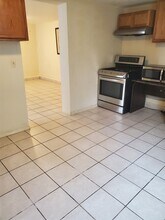 222 W Murrill St, Unit A in Baytown, TX - Building Photo - Building Photo