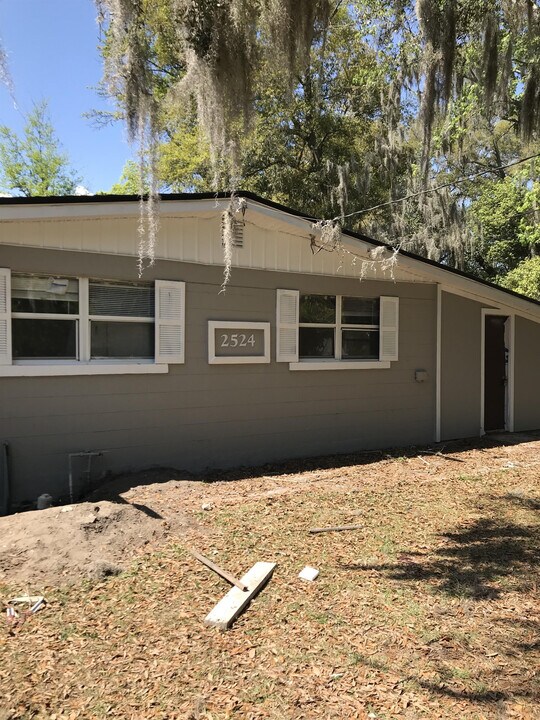 2524 Red Robin Dr E in Jacksonville, FL - Building Photo