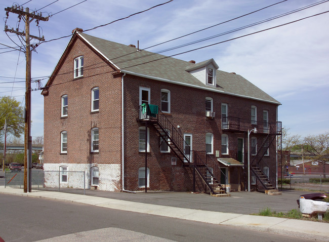 23-25 West St in Chicopee, MA - Building Photo - Building Photo