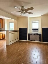 21-24 29th St in Queens, NY - Foto de edificio - Building Photo