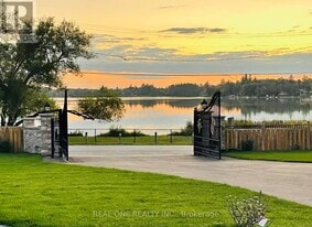 14833 Ninth Line in Whitchurch-Stouffville, ON - Building Photo