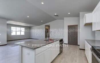 176 Inkwood St in Post Falls, ID - Building Photo - Building Photo