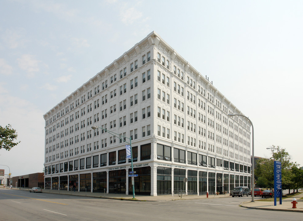 The Roosevelt in Buffalo, NY - Building Photo