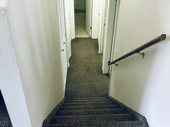 property at 1 Centaur Ct