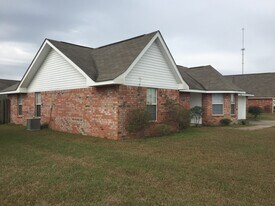 2204 Irma circle in Ocean Springs, MS - Building Photo