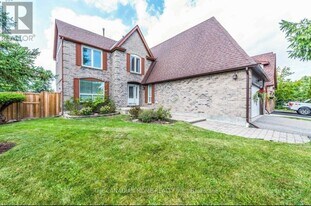 52 Moffatt Ave in Brampton, ON - Building Photo