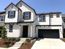 5013 Wuthering Ave in Sacramento, CA - Building Photo
