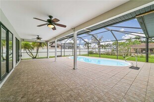 634 SE 32nd St in Cape Coral, FL - Building Photo