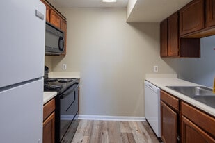 Park Knoll in Fort Oglethorpe, GA - Building Photo