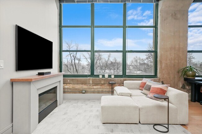 1800 W Roscoe St in Chicago, IL - Building Photo - Building Photo