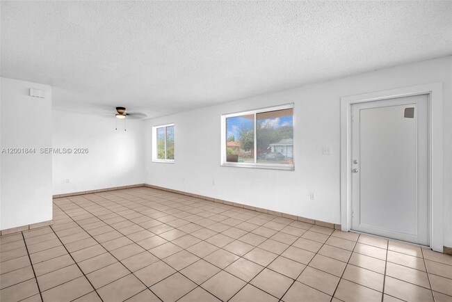 535 NW 44th Ave in Miami, FL - Building Photo - Building Photo