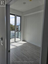 500 Dupont St in Toronto, ON - Building Photo - Building Photo