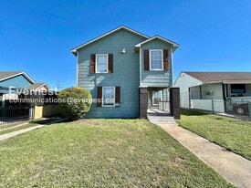 2308 Britton Ave in Dallas, TX - Building Photo