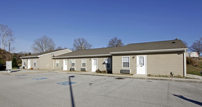 300 Robertsville Rd in Oak Ridge, TN - Building Photo - Building Photo