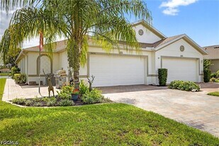 20038 Fiddlewood Ave in North Fort Myers, FL - Building Photo