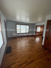 805 Comfort St in Lansing, MI - Building Photo - Building Photo
