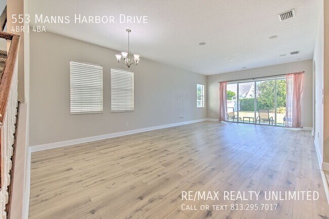 553 Manns Harbor Dr in Apollo Beach, FL - Building Photo - Building Photo