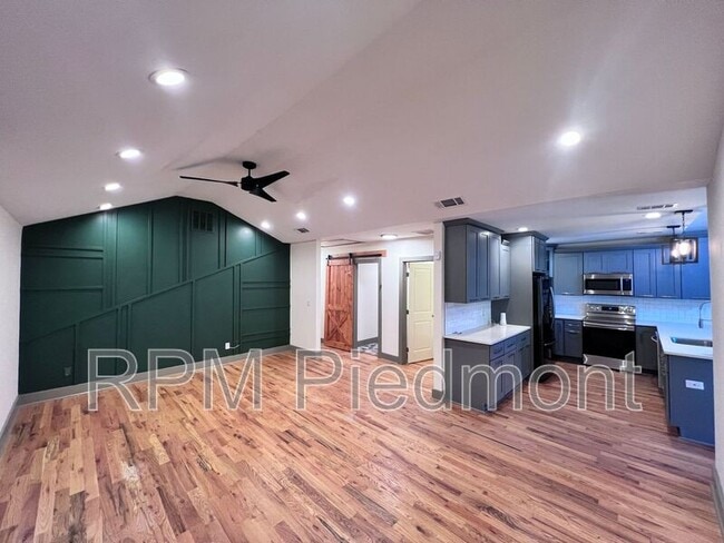 334 Dargan Pl SW in Atlanta, GA - Building Photo - Building Photo