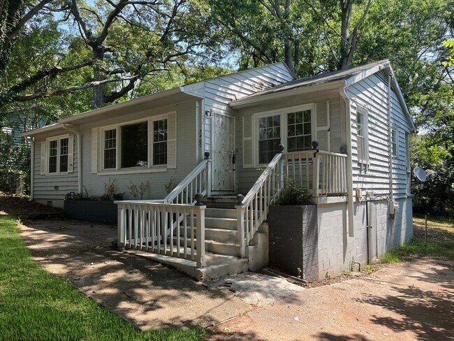 2460 Baxter Rd SW in Atlanta, GA - Building Photo - Building Photo