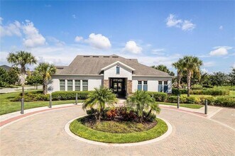 4989 Northlawn Way in Orlando, FL - Building Photo - Building Photo