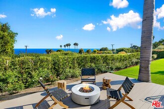 26887 Sea Vista Dr in Malibu, CA - Building Photo - Building Photo