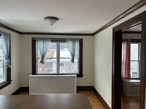 414 Kenwood Ave, Unit Apt B in Delmar, NY - Building Photo - Building Photo